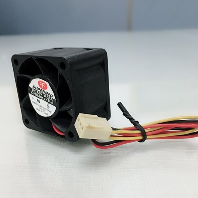 CPU এর জন্য কালো 12V DC চালিত ফ্যান 2.4W প্লাস্টিক কুলিং ফ্যান 5000 RPM গতি